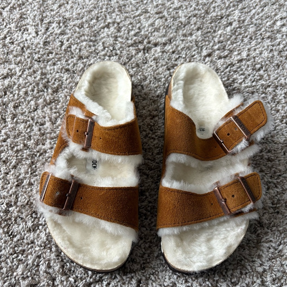 NIB Birkenstock Women's Arizona Shearling Two-Strap Slide Sandal Size 5 (36) - Picture 3 of 10